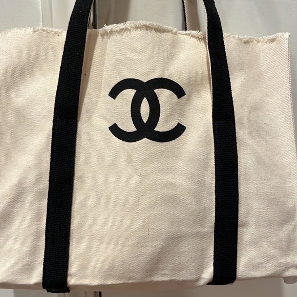 Chanel Beige Cloth Black Leather Deauville Large Tote Bag | laracroftcosplay.com Chanel Beige Cloth Black Leather Deauville Large Tote Bag | Laracroftcosplay.Com